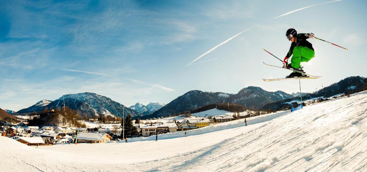 Hotel Alp Inn - Chiemgaukarte Inclusive ルーポルディング エクステリア 写真